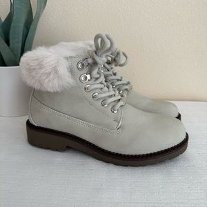 Esprit Chelsea Light Gray Lace Up Faux Fur Ankle Boots Woman’s 7